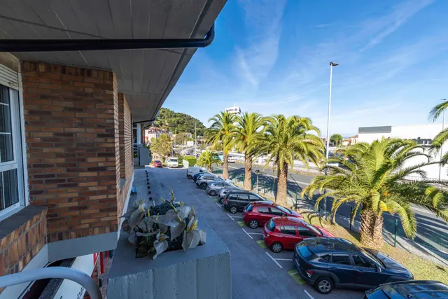 Piso espacioso con terraza y balcón en urbanización privada — 29