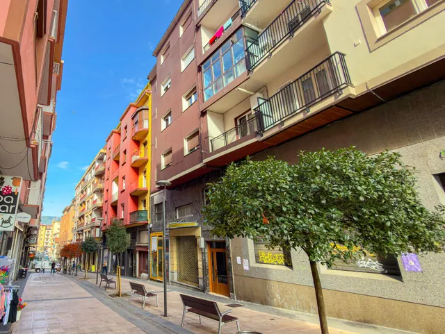 Amplia vivienda de 3 habitaciones en el centro de Irún — 29