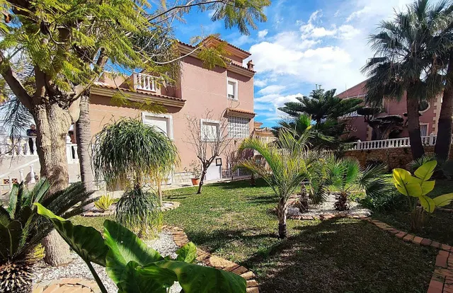 Villa en Urb. Los Balcones. — 49
