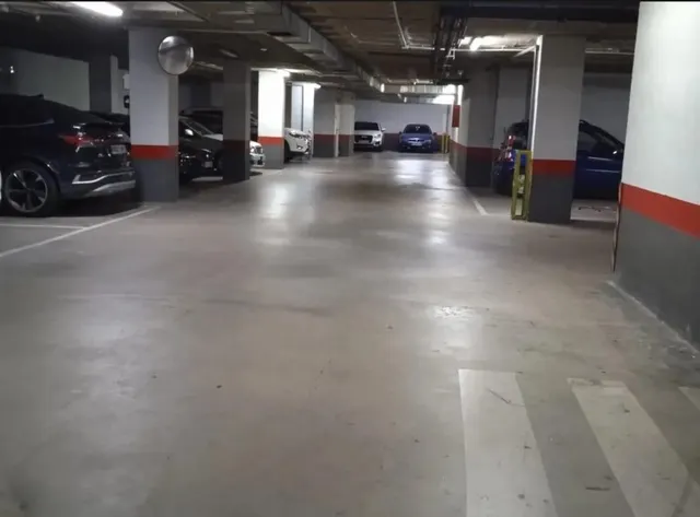 PLAZA DE GARAJE AMPLIA EN TEATINOS | ESPACIO PARA COCHE Y MOTO — 8