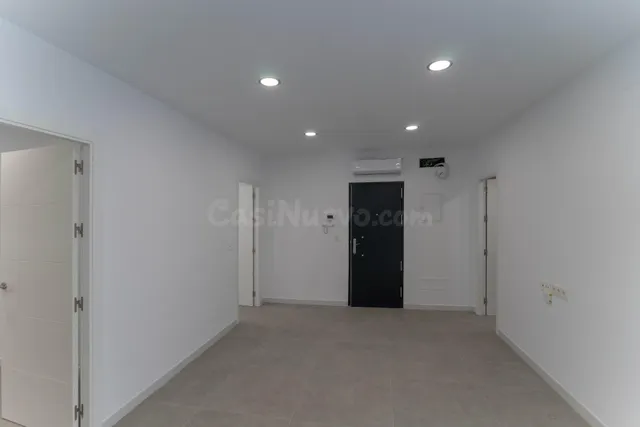Apartamento en zona céntrica con plaza de parking y amplia t - foto 3