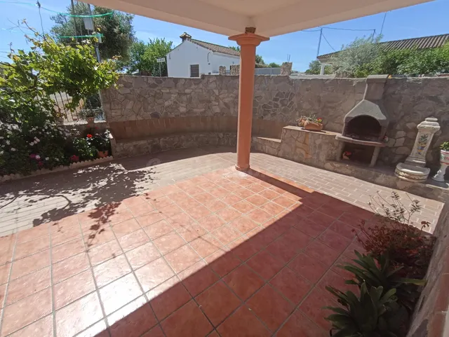 PARCELA URBANA CON CHALET LISTO PARA ENTRAR A VIVIR EN PEDAN - foto 4