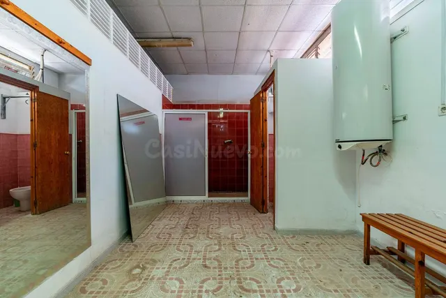 Local comercial 300m² en venta - Ejido sur — 15