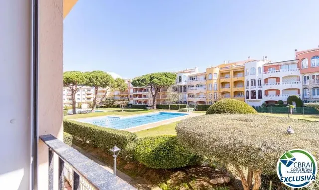 GRAN RESERVA Moderno apartamento reformado con piscinas y amplios jardines comunitarios — 21