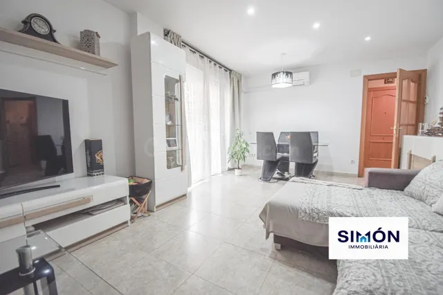 ¡FANTÁSTICA OPORTUNIDAD EN SANTPEDOR! Piso de 3 habitaciones dobles, con balcón y terraza. — 3