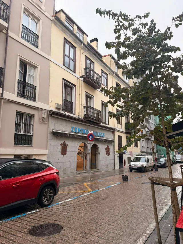 Hernán Cortes: Elegancia y confort en una de las calles más codiciadas de Santander — 17