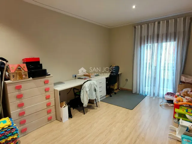 INMOBILIARIA SAN JOSEVENDE EDIFICIO CON DOS PISOS Y GARAJE EN MUY BUEN ESTADO EN EL CENTRO DE ASPE — 37