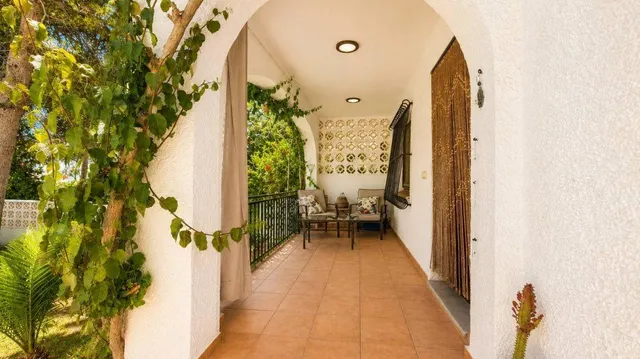MAGNIFICO CHALET ADOSADO CON GRAN PARCELA, JARDIN Y PISCINA PRIVADA — 9