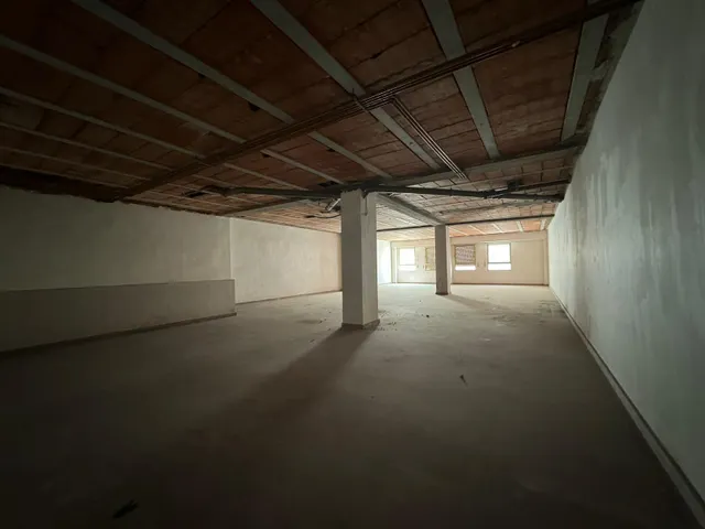 LOCALES ALQUILER — 24