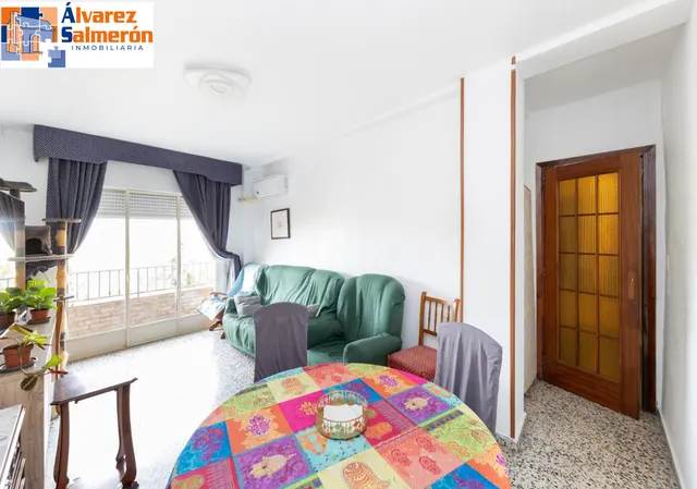 En Venta Piso de 4 dormitorios con ascensor, ideal para reformar a tu gusto. — 26