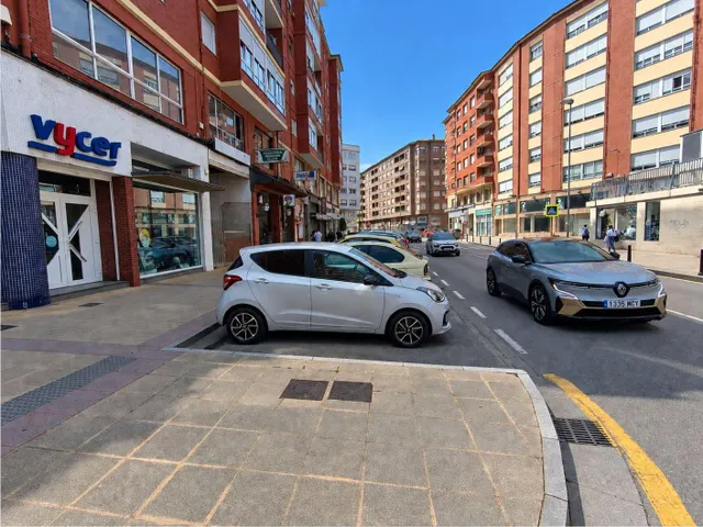 PISO LUMINOSO PARA ENTRAR A VIVIR EN TORRELAVEGA.- — 27
