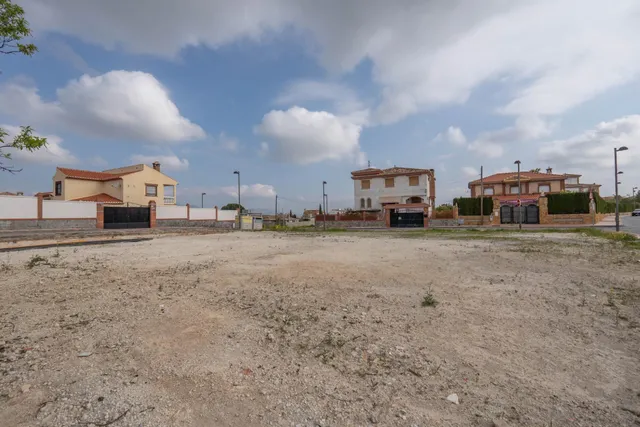 Parcela urbana de 985 m2 en Cúllar Vega (El Ventorrillo) — 31