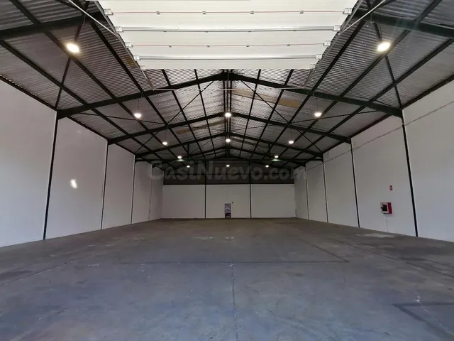 Nave 1899m2 con Magnificas Oficinas en Polígono Las Capellan - foto 3