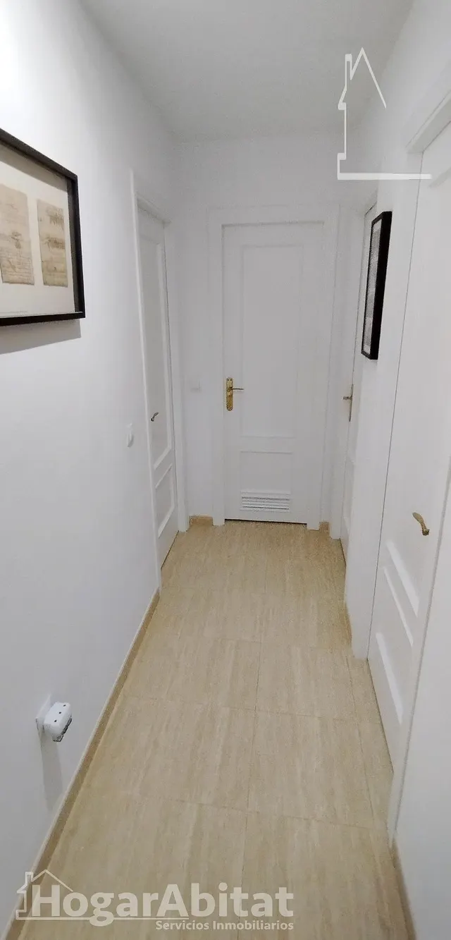 Amplio, moderno y reformado en residencial con terraza, piscina y garaje, todo amueblado — 39