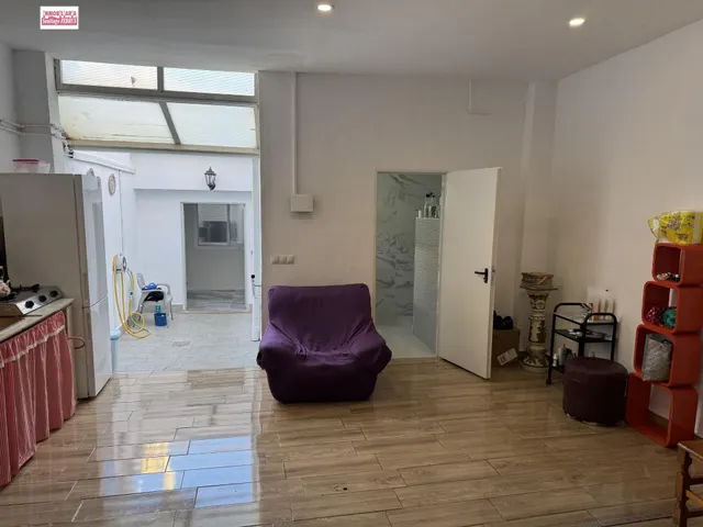 VENTA DE CASA EN BENIFAIO CON ACCESO POR DOS CALLES — 24