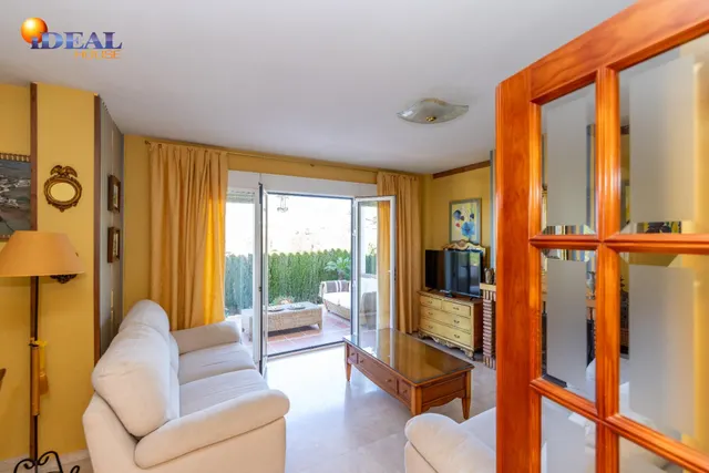 *  Espectacular chalet con piscina y vistas impresionantes — 50