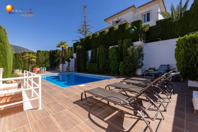 *  Espectacular chalet con piscina y vistas impresionantes — 29