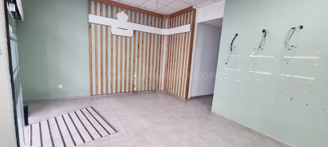 Local Comercial en el Centro de Elche. — 2
