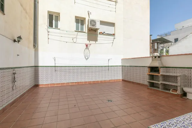 Piso en Armilla Centro con patio de 46 m2, 2 dormitorios y metro — 2