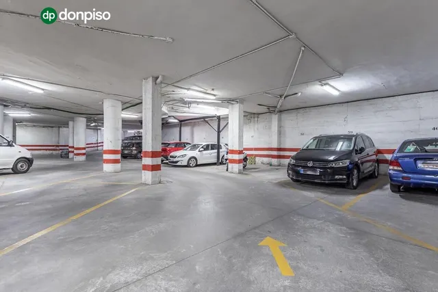 PISO REFORMADO CON VISTAS PANORÁMICAS A UN PASO DEL CENTRO DE GRANADA — 32