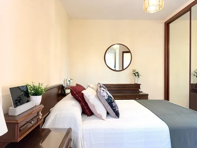 Casa con cuatro dormitorios, terrazas y amplio garaje en Oleiros — 16