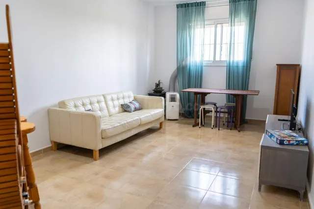 Piso en venta en Deltebre, de 3 habitaciones y piscina comun - foto 2