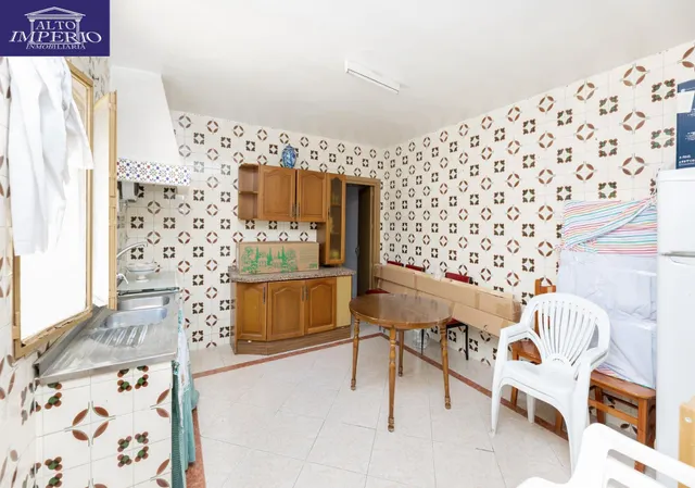 ¡CASA EN UNA SOLA PLANTA, CREA TU VIVIENDA IDEAL EN ALBOLOTE! Casa en una sola planta con patio, garaje y un gran potencial. — 8