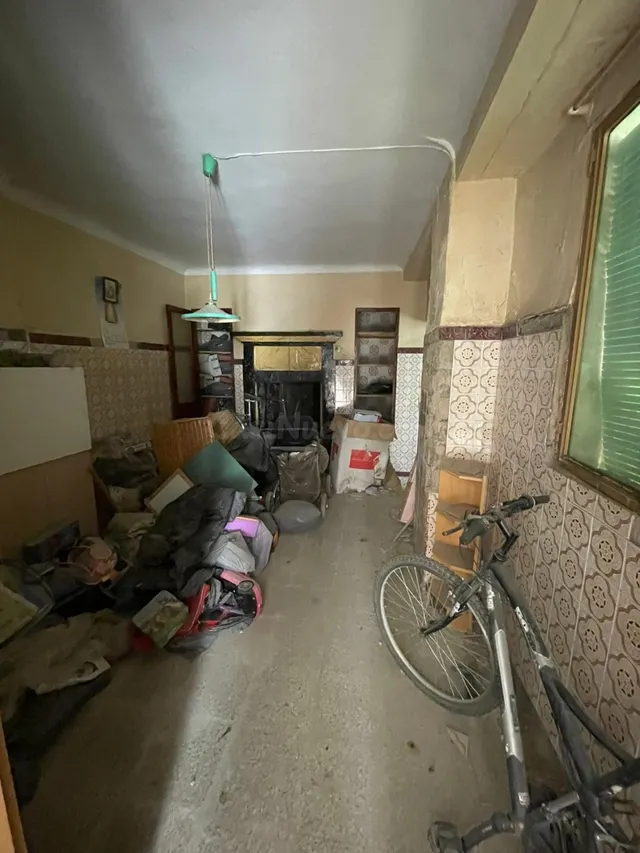 Gran casa para reformar en Cabra