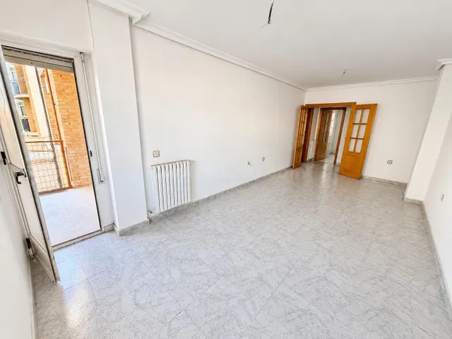 Luminosa vivienda en uno de los edificios más emblemáticos de la gran vía de Caravaca de la Cruz — 4
