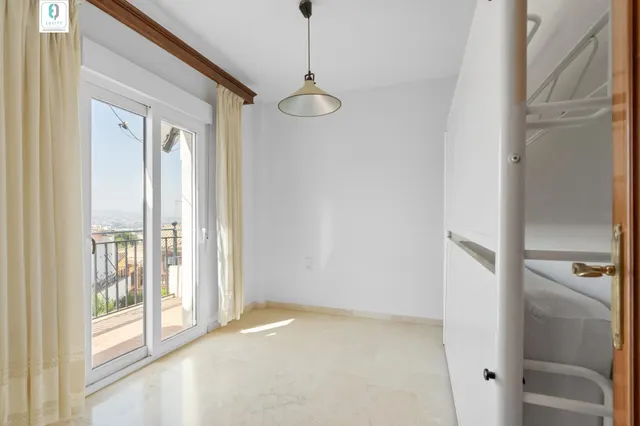 GRAN CASA CON PISCINA EN HUETOR VEGA — 14