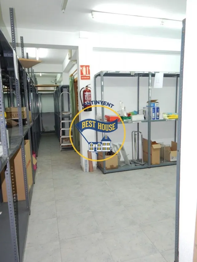 EXCELENTE LOCAL COMERCIAL POR TAMAÑO Y UBICACIÓN EN ONTINYENT. — 22