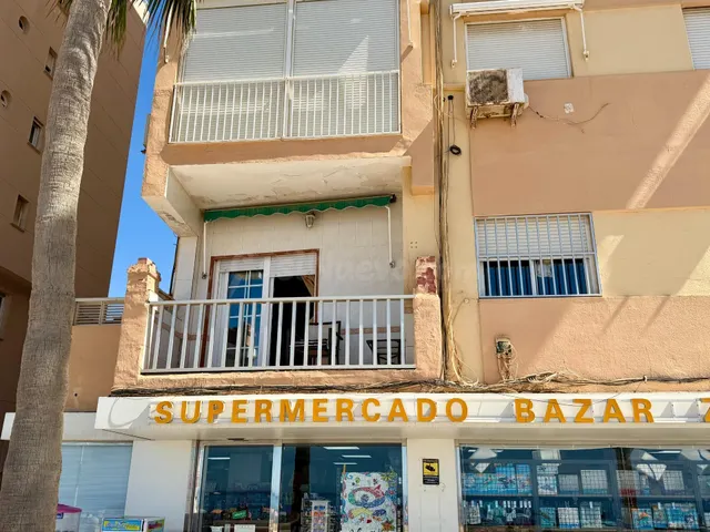 Piso en venta en Calle Las Conchas – El Zapillo-Almería. Primera línea de playa con dos terrazas y vistas al mar — 38