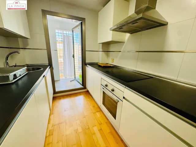 VIVIENDA 2 DORMITORIOS GARAJE Y TRASTERO CERCA DEL CENTRO — 13