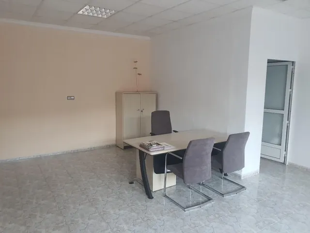 ESPECTACULAR LOCAL COMERCIAL EN TORREVIEJA — 8