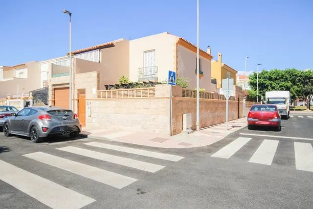 Espectacular Adosado en La Romanilla, Roquetas de Mar por €389,000 — 41