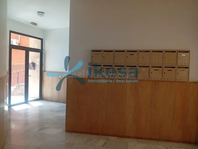Oportunidad Única: Moderno Piso de 2 habitaciones en Adra - foto 3
