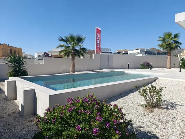 Villa 2 habitaciones 107m² en venta - Los gallardos centro - foto 2
