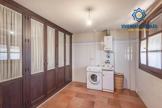 INCREÍBLE CHALET INDEPENDIENTE EN ZONA PRIVILEGIADA — 8