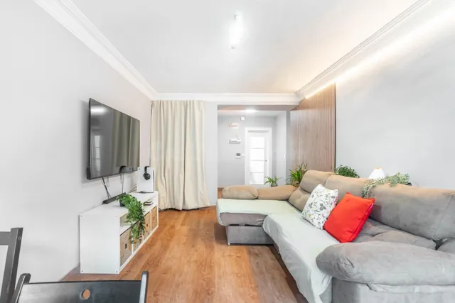 Amplio piso en venta en C/ Ramón Clavería, 36 - foto 4