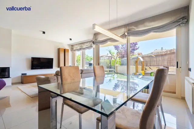 CASA ESQUINERA EN RESIDENCIAL AIGÜESVERDS DE REUS — 30
