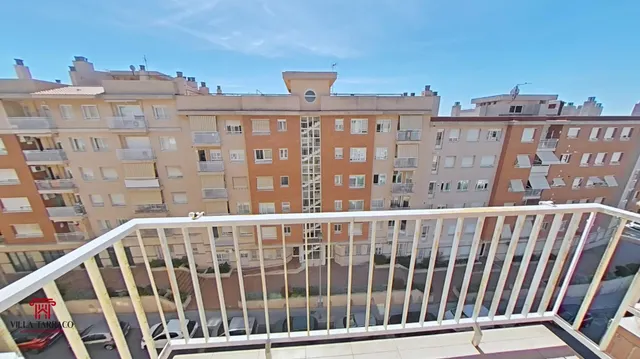 Excepcional vivienda en violant d'hongria con parking doble, trastero y zona comunitaria — 7