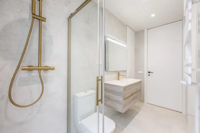 Exclusiva vivienda de lujo en planta alta con orientación sur junto al retiro — 16
