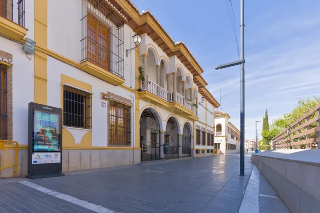Piso en el centro de Armilla con patio privado de 66m — 2