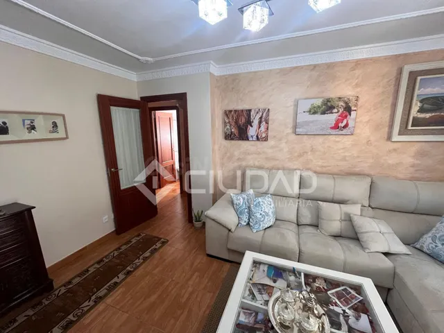 Piso en Barriada Andalucía — 4