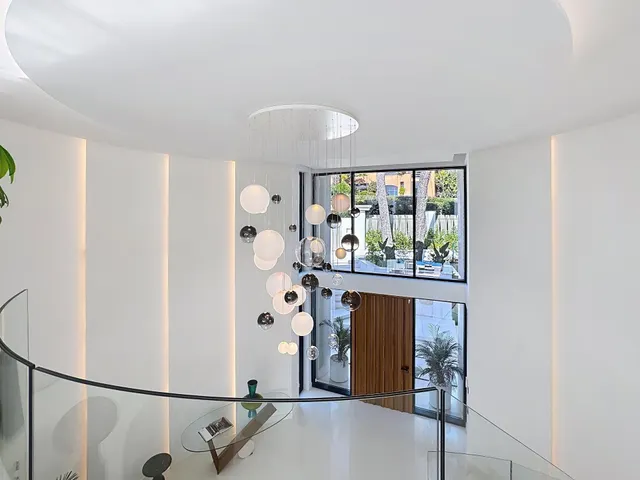 Moderna villa de lujo en la prestigiosa urbanización de Sierra Blanca, Marbella — 36