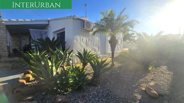 Espectacular chalet independiente con piscina privada y gran parcela en La Pobla de Vallbona — 48