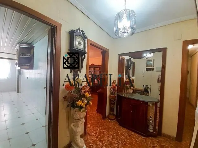¡EXCLUSIVA! AMPLIO PISO DE 4 DORMITORIOS EN HUERTA DE LA REI - foto 2