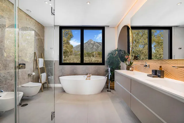 Contemporanea villa en Milla de Oro, Marbella — 17