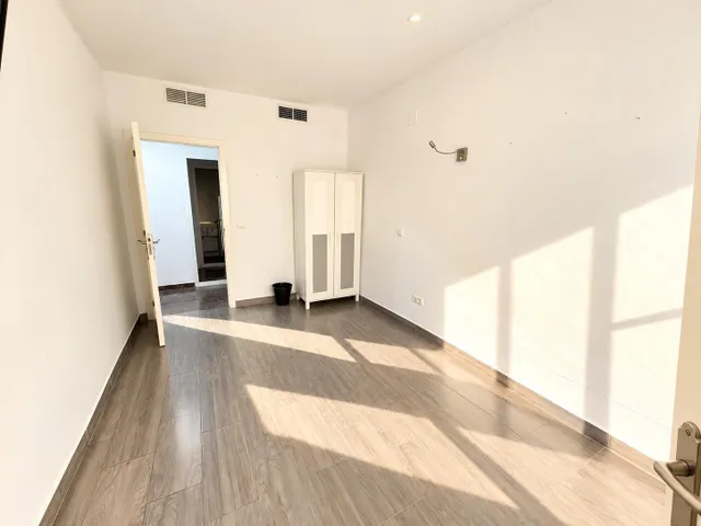 Exclusiva oficina de 153 m2 en pleno centro histórico de málaga, junto a la Catedral — 32