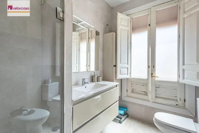 Exclusivo Piso Dúplex en el Corazón de Granada — 22